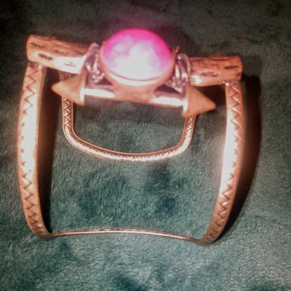 NEW Adjustable Antiqued Gold Cuff Bracelet with Pink Stone - Picture 5 of 13